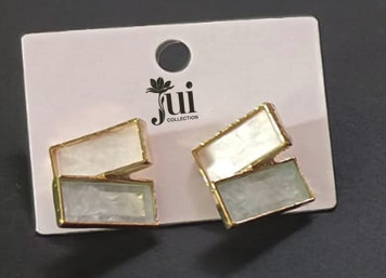 Twin Tone Chick Stud